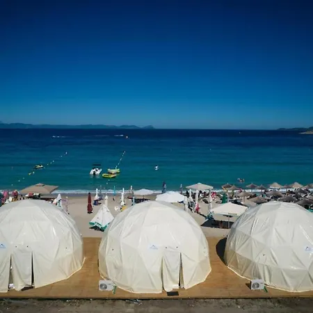 Igloo Beachfront